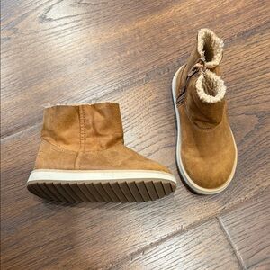 ZARA SIZE 6 / BABY BOOTS